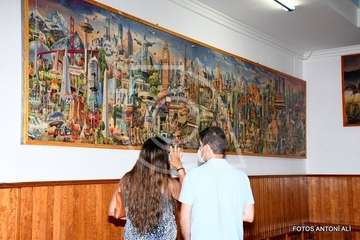 Presentanción en la sede del colectivo vecinal de Jiámar del puzzle más grande del mundo, montado por Tomás Torres/Antonio Alí.